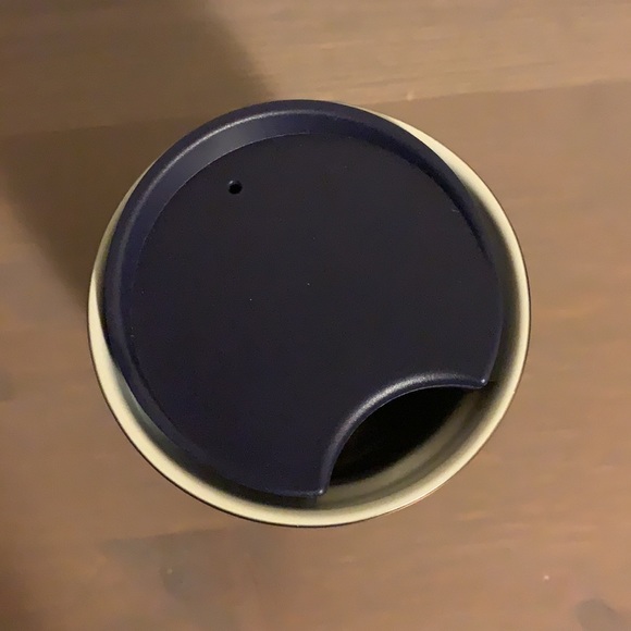 Starbucks Cream and Gold Ceramic To Go Mug with Plastic Lid - Picture 6 of 10